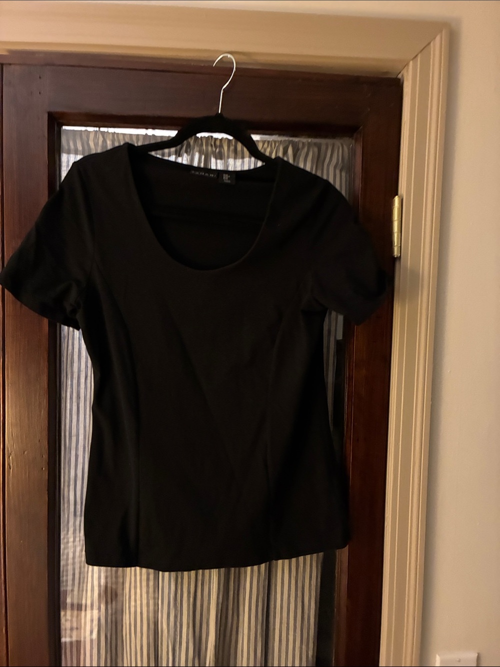 Tahari Black Scoop Neck Short Sleeve Tee
